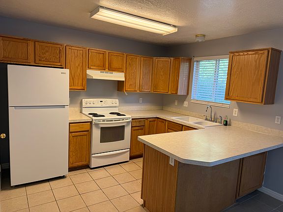 5th image of 326 Childs Ave