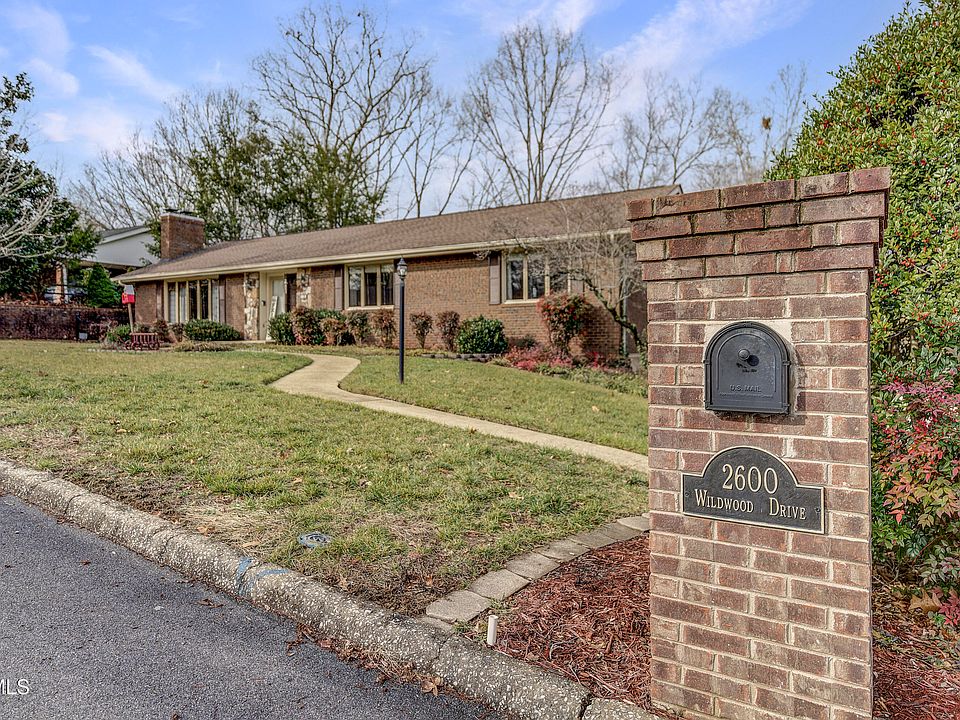 1st image of 2600 Wildwood Dr