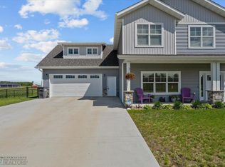 103 Pine Dr, Hankinson, ND 58041
