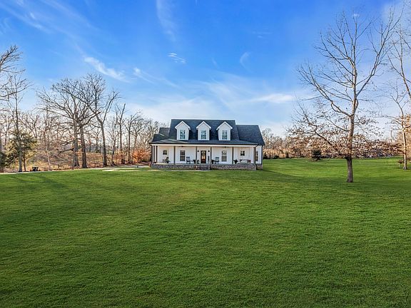 4th image of 5574 Dowlen Rd