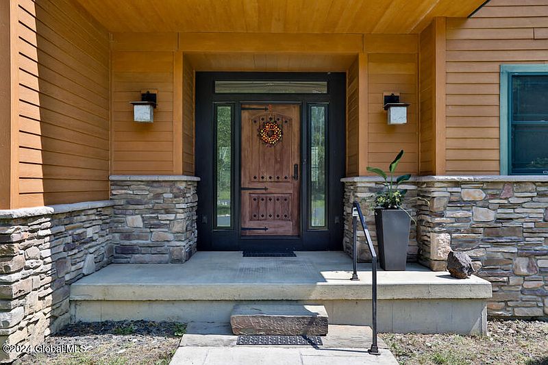 2nd image of 616 Bozenkill Road