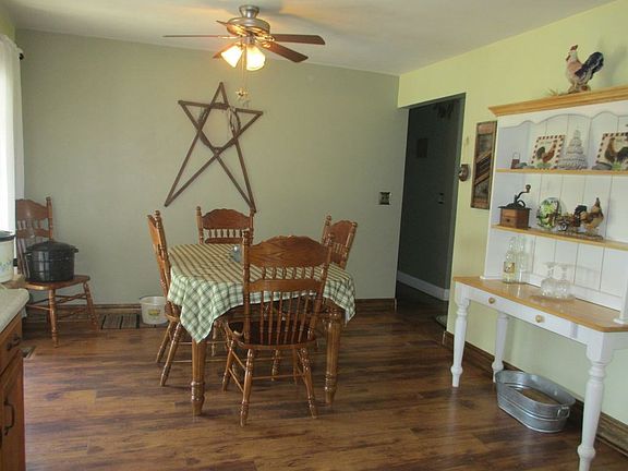 3rd image of 125 Hervey Ln