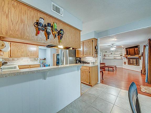 5th image of 203 Woodside Dr