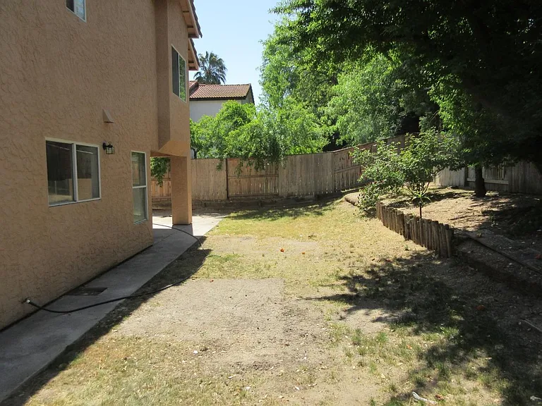 993 E Edgemont Dr — Photo 22