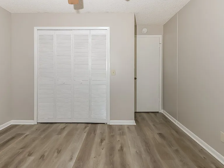 147 Viscaya Ave — Photo 13