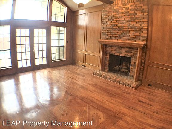 4th image of 2555 Bluebonnet Dr