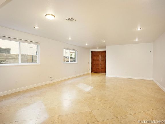 5th image of 3170 Matilda St #3170