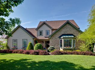 36615 N Old Woods Trl, Gurnee, IL 60031