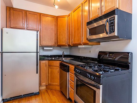 5th image of 6812 N Wayne Ave APT 2A