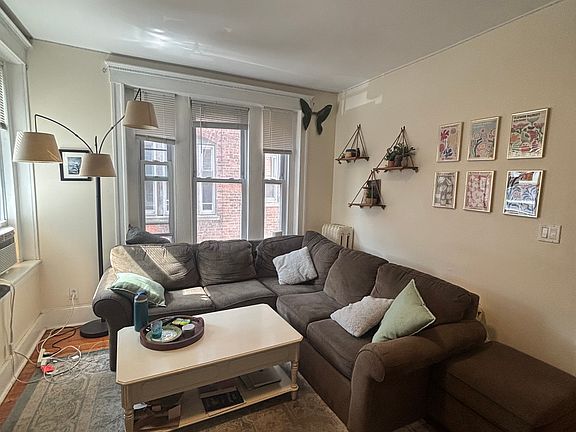 3rd image of 14 Parkway Rd #4