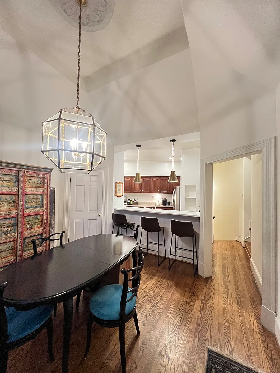 Dining Room - 1018 E Capitol St NE #3