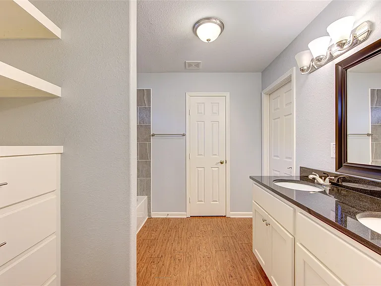 503 W Linney St — Photo 35