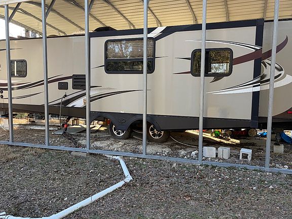 2nd image of 200 NE Willow Bend Ter