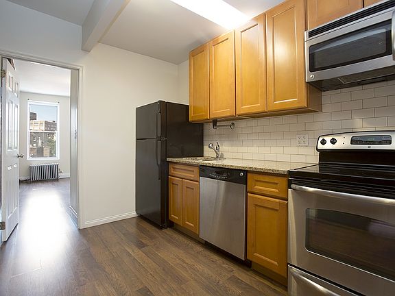 2nd image of 285 Bleecker St APT 7