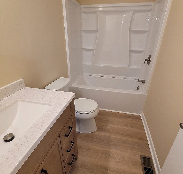 1st image of 26 Sandyhook Rd