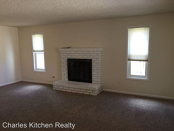 4th image of 3016 Baker Dr