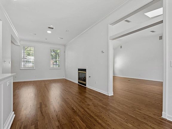 5th image of 1731 Highland Pl