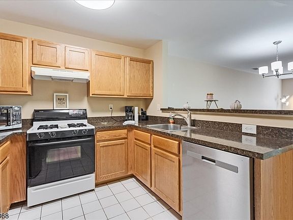 3rd image of 50 Pasture Ct