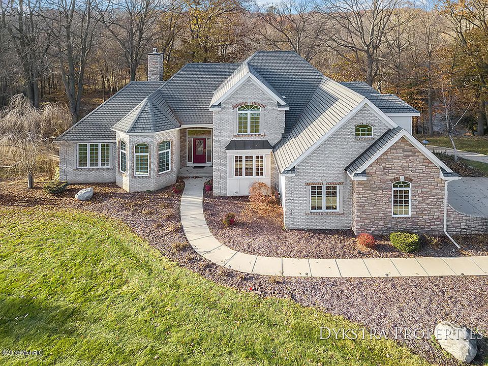 1st image of 10455 Country Trl NW