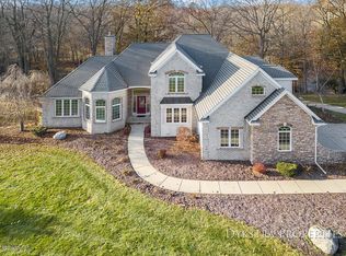 10455 Country Trl NW, Grand Rapids, MI 49534