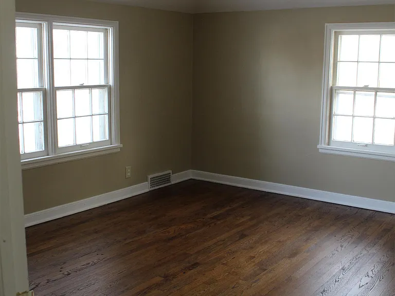 1225 N Main St — Photo 9