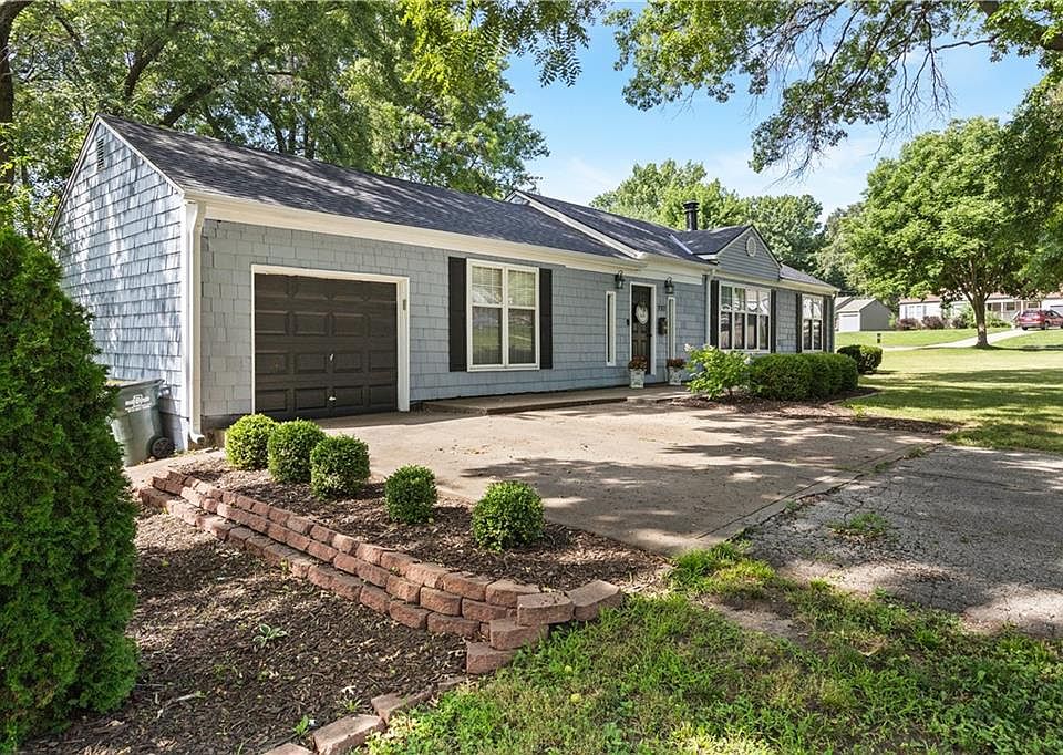 7111 W 72nd Ter, Overland Park, KS 66204 | Zillow