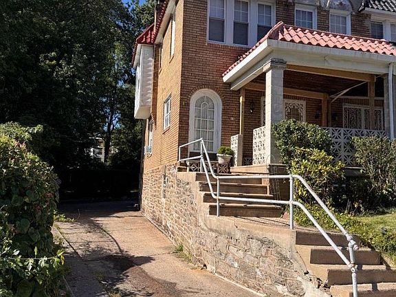 2nd image of 131 W Sedgwick St