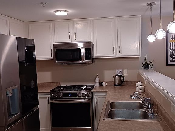 3rd image of 1111 Burlington Ave Unit 215