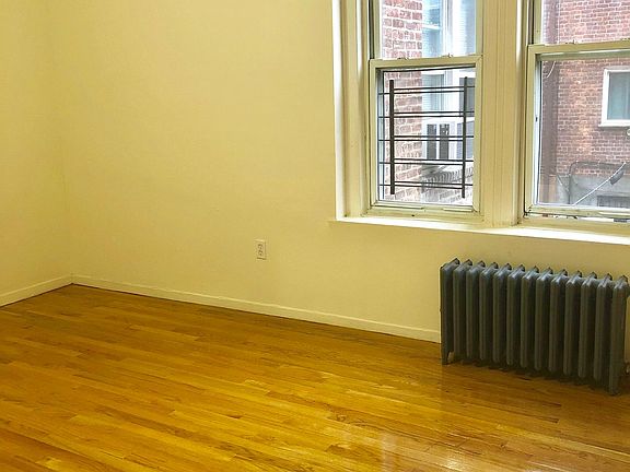 5th image of 36-22 Parsons Blvd #4