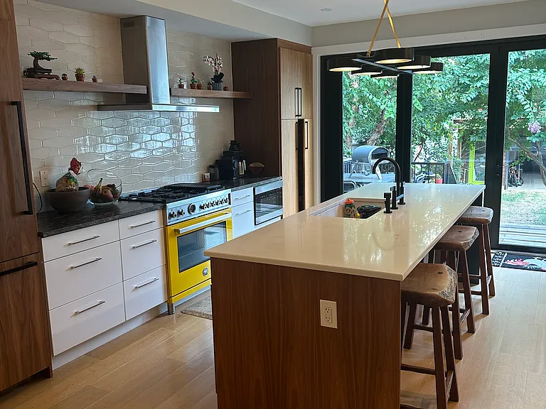 922 14th St SE — Photo 6