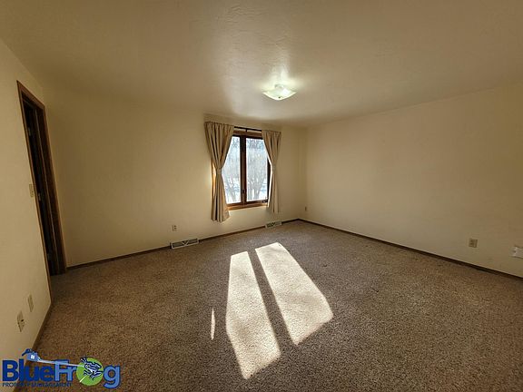 5th image of 1010 Coggins Ct #1