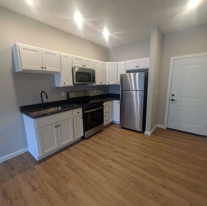1st image of 80 Main St #209