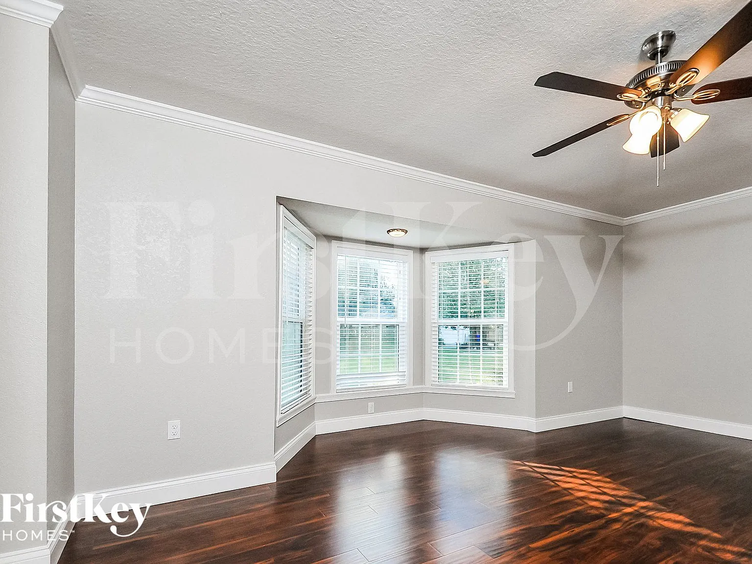 3 bed, 2.0 bath, 1911 sqft, $2,170 — Photo 4