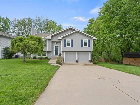 134 Debra St, Lansing, KS 66043