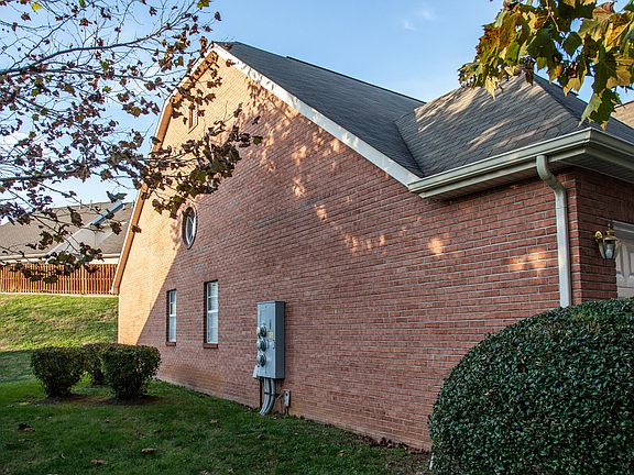 2nd image of 2811 Knob Creek Ln
