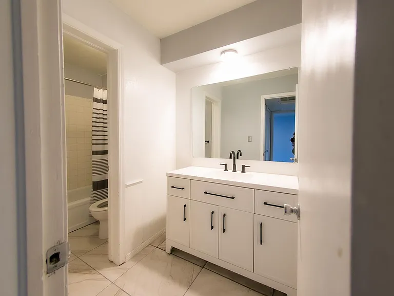 1707 E Lindsey St #4 — Photo 2