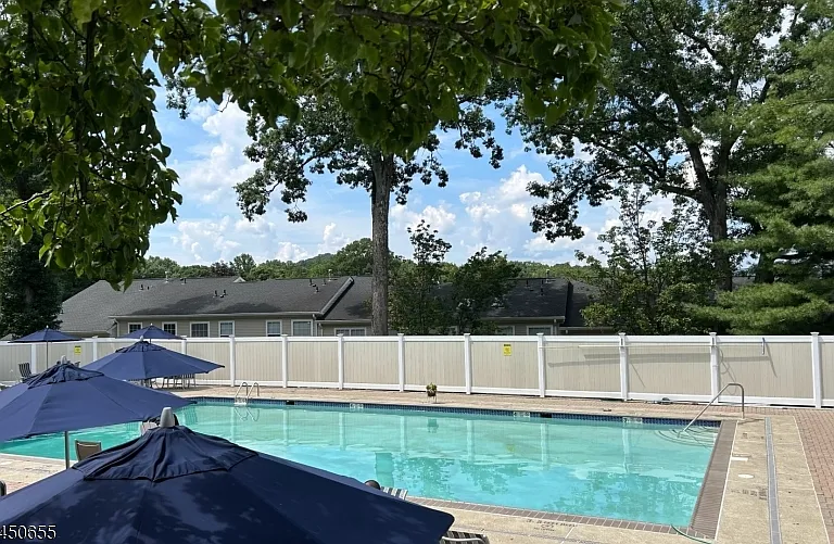 2501 Vantage Ct — Photo 21