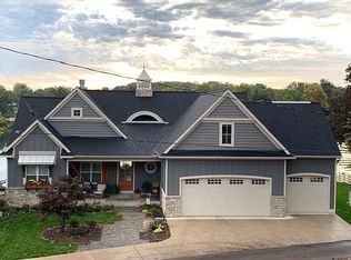 667 Palmer Dr, Middleville, MI 49333