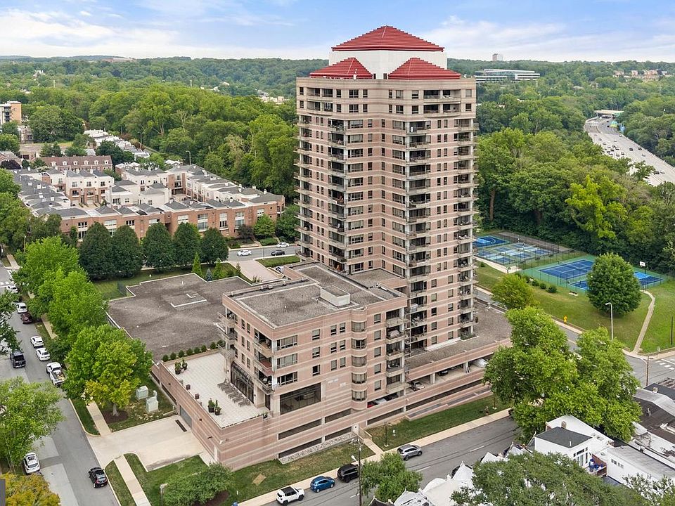 1st image of 1100 Lovering Ave APT 1406