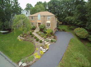5843 Brian Dr, Bethel Park, PA 15102