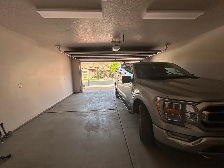 460 E Mohawk Dr — Photo 29