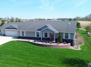 1210 N Walnut St, Sumner, IA 50674