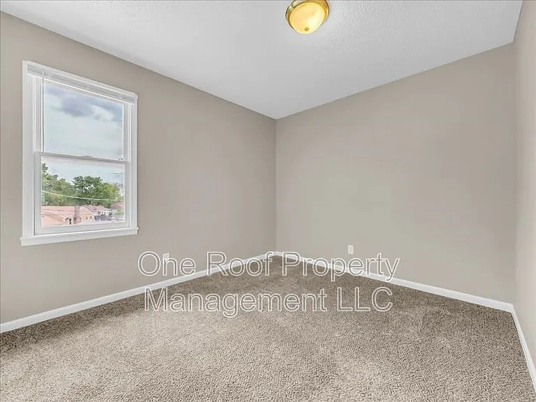 1909 Chateau Dr — Photo 13