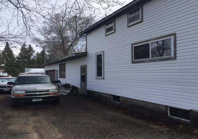 2nd image of 106 Cedar Ave NE