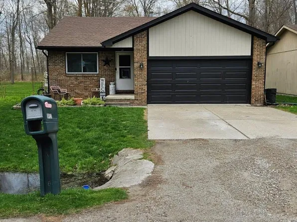 9450 Lakepointe Blvd, Clay, MI 48001