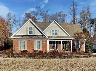 830 Red Hawk Ct, Fuquay Varina, NC 27526