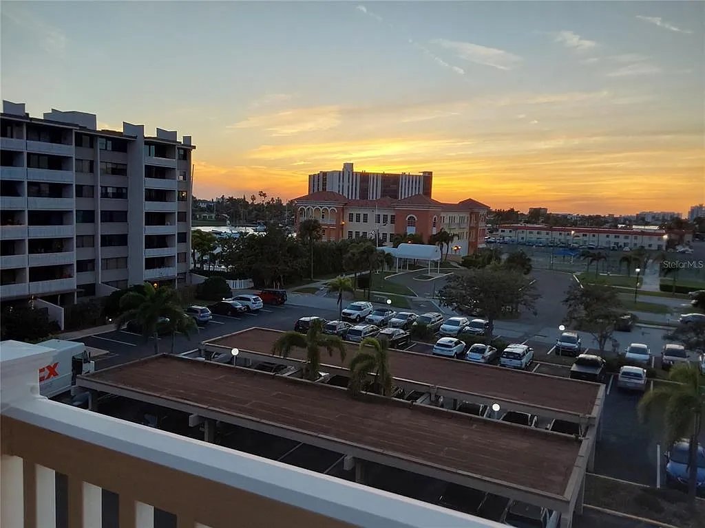 1 bed, 1.5 bath, 900 sqft, $2,250 — Photo 3