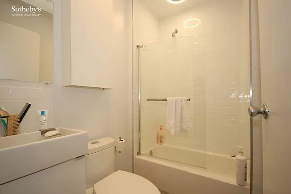 Rented by Sotheby's International Realty | media 6