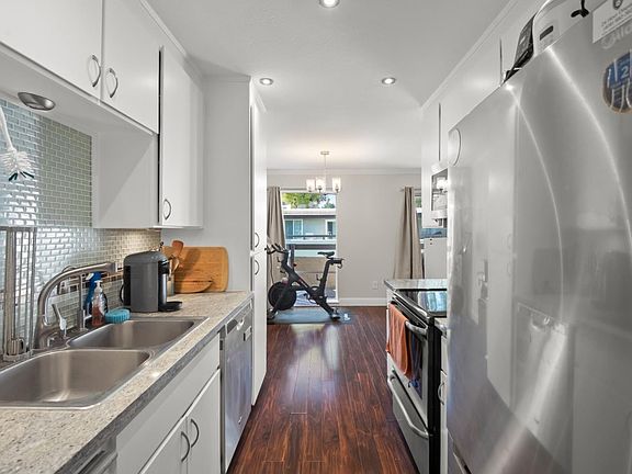 5th image of 303 Tradewinds Dr APT 10