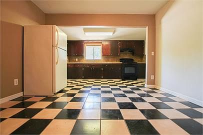 2nd image of 768 N Pine St #B
